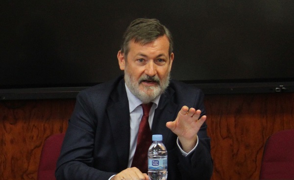 El rector preside una mesa en el Congreso Internacional de la Lengua Española